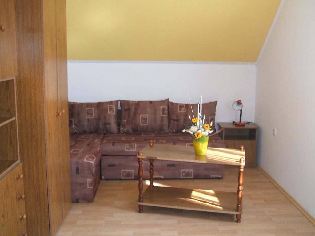 Feherszeker Apartmanok Abádszalók Δωμάτιο φωτογραφία