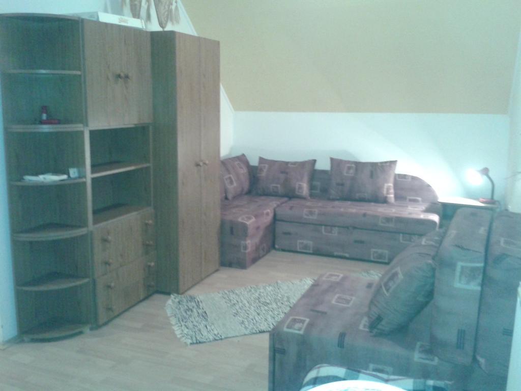 Feherszeker Apartmanok Abádszalók Δωμάτιο φωτογραφία